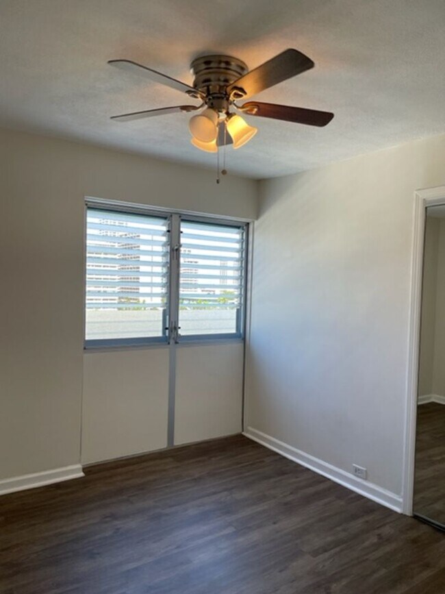 Building Photo - Ala Wai Cove- 2 Bed, 1 Bath with 1 assigne...