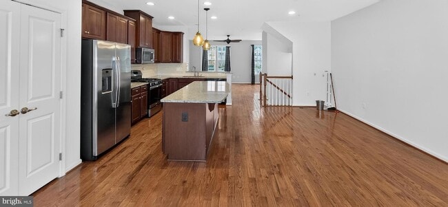 Building Photo - 5363 S Center Dr