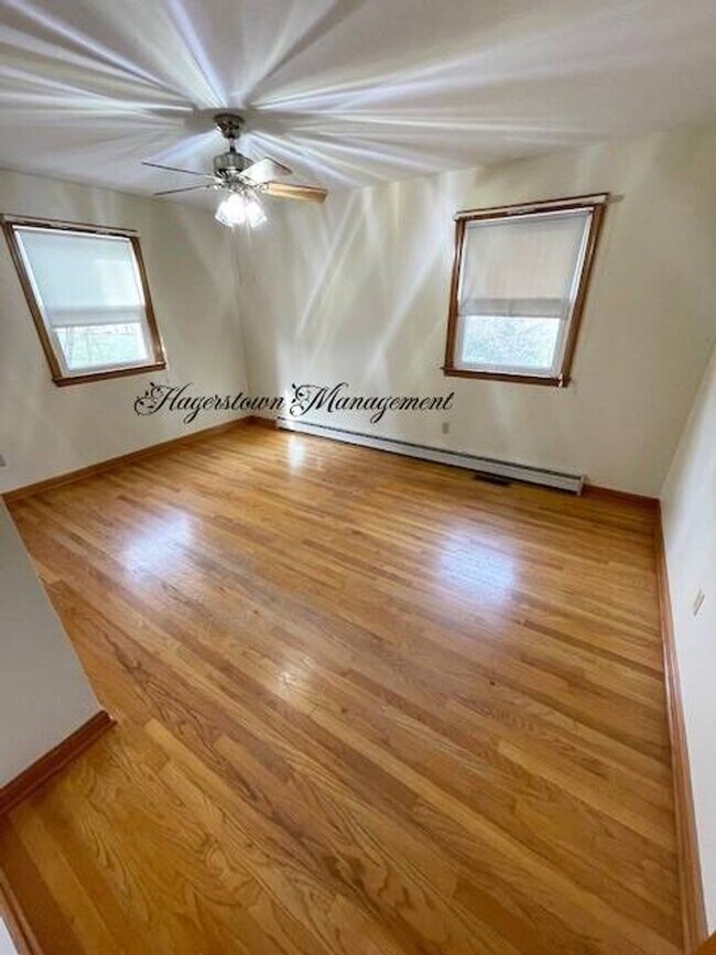 Building Photo - 3 BR Single Family Home