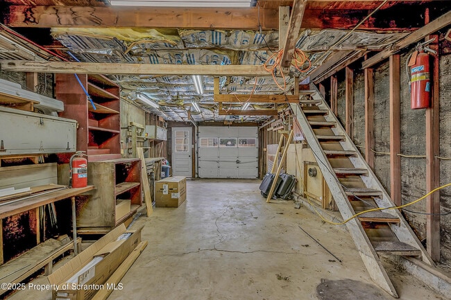 Building Photo - 55 Welles St