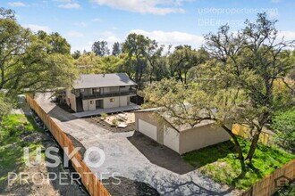 Building Photo - "Charming 3-Bedroom Retreat in Granite Bay...