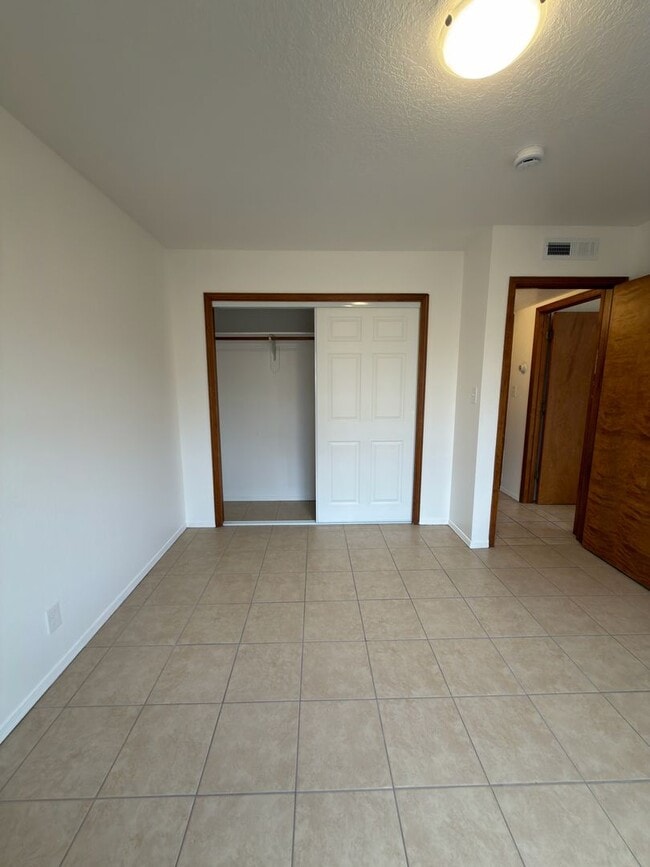Building Photo - 1307 Rufina Ln