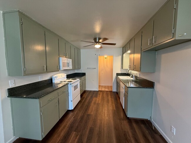Building Photo - 3-bedroom single story in the heart of Tur...