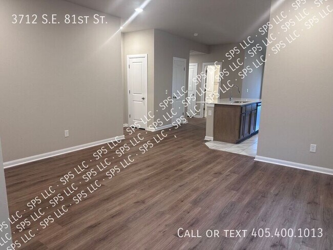 Building Photo - 3712 SE 81st St
