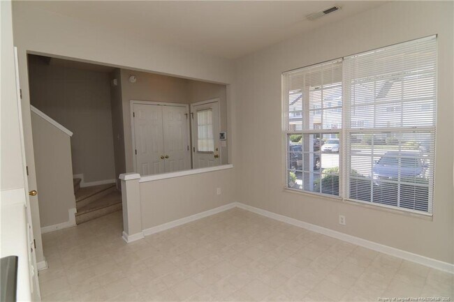 Building Photo - 5132 TwelvePole Dr