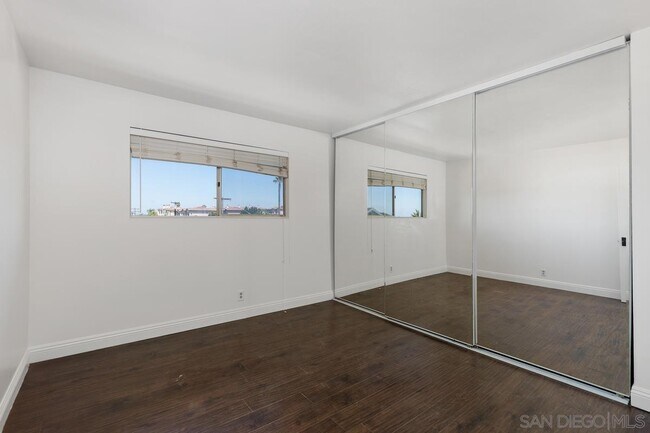 Building Photo - 4800 Williamsburg Ln