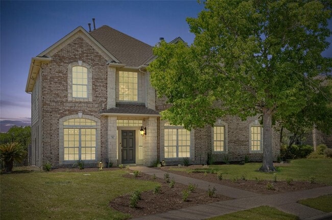 Building Photo - 6611 Yaupon Dr