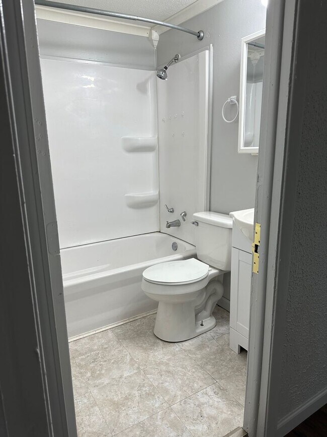 Building Photo - 11523 N Elm Grove Rd