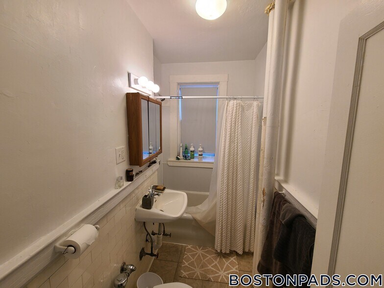 Building Photo - 1171 Boylston St