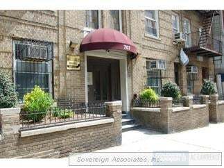 Building Photo - 707 W 171st St