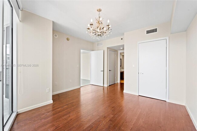 Building Photo - 495 Brickell Ave