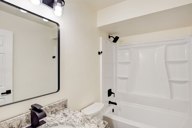 Building Photo - 1306 Linden Ave