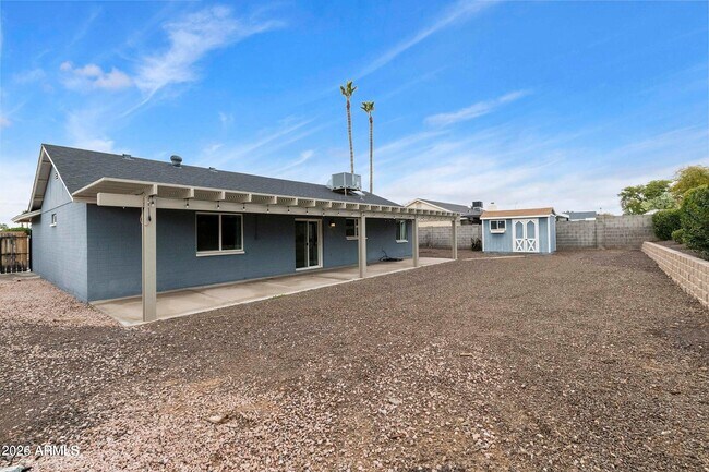 Building Photo - 1749 N Ricardo