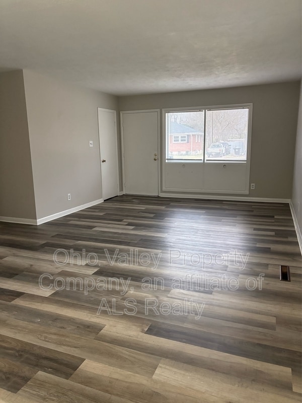 Building Photo - 2925 Rio Rita Ave