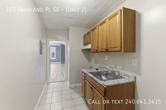 Building Photo - 327 Parkland Pl SE