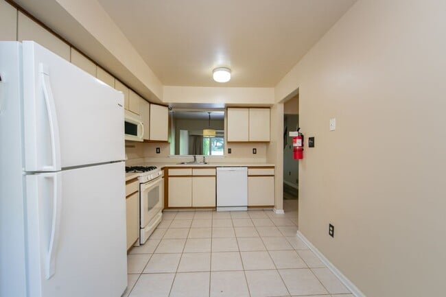 Building Photo - 118 Allens Ln