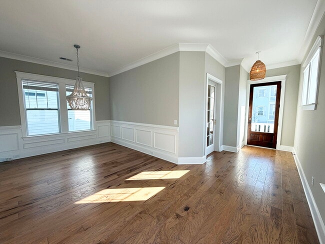 Building Photo - 1636 Juliana St