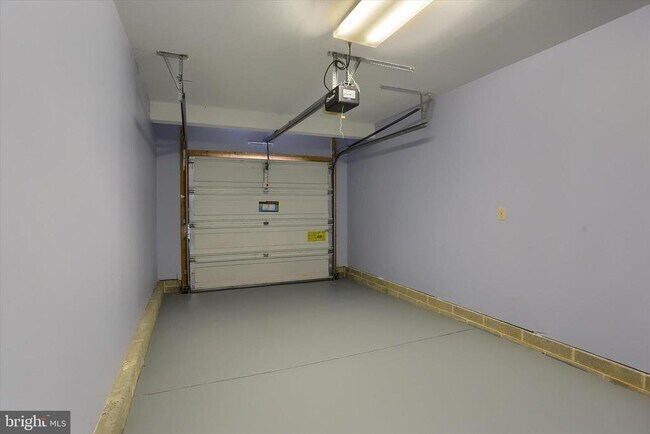 Building Photo - 136 Cardinal Ln