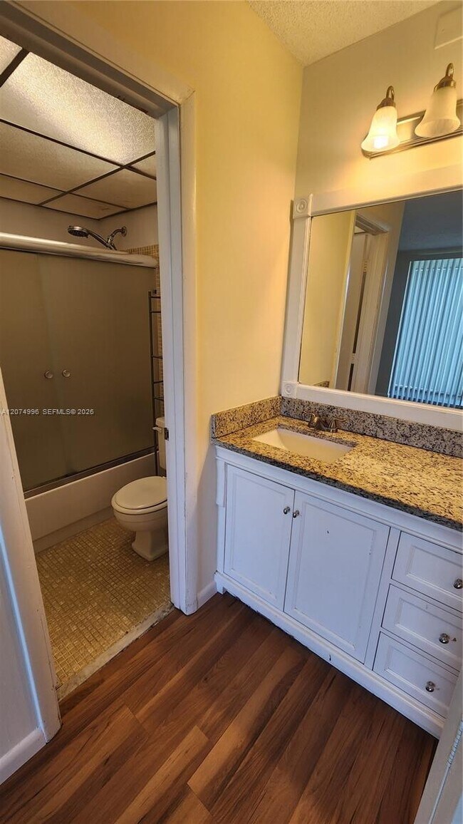 Building Photo - 6550 Royal Palm Blvd