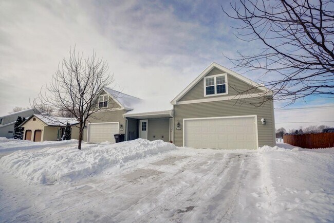 Building Photo - 434 Hanson Rd