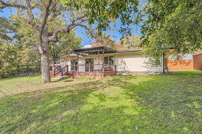 Building Photo - 1713 Mariposa Dr