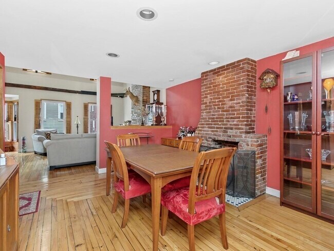 Building Photo - 50 Green St