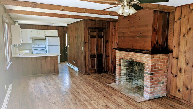 Building Photo - 631 Litchfield Tpke