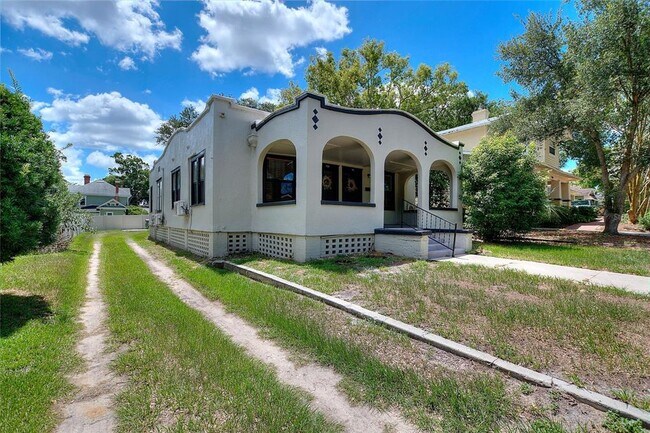 Building Photo - 728 Johnson Ave