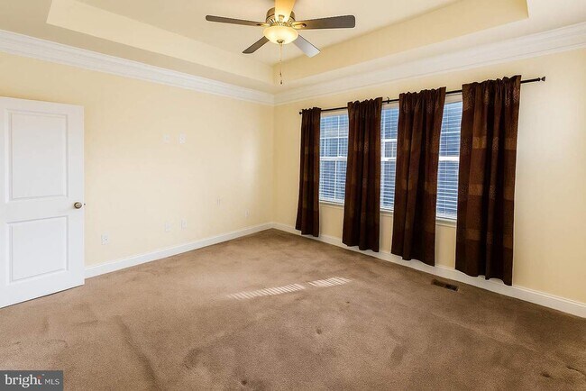 Building Photo - 5544 Old Colony Ct