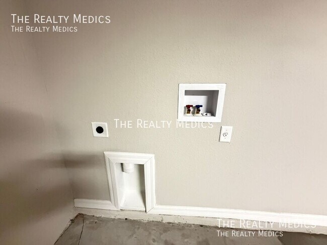 Building Photo - 13585 SW 42 Ave