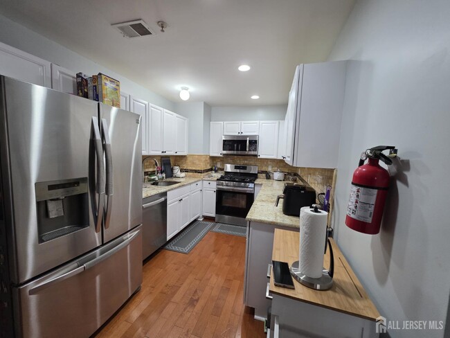 Building Photo - 78 Chariot Ct