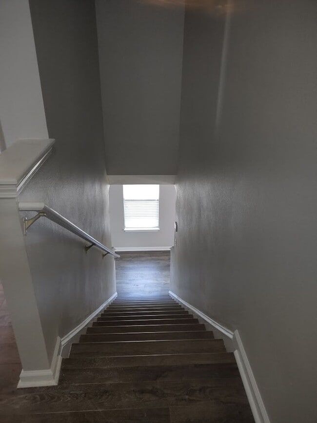Building Photo - Wonderful Four Bedroom Home in Northeast C...