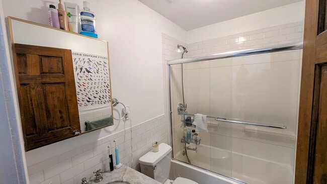 Building Photo - 34 Russell St