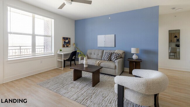 Building Photo - 108 N US Hwy 377