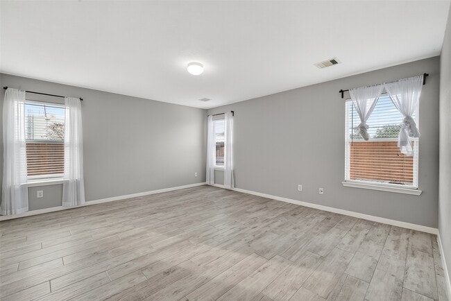 Building Photo - 20610 Moonrise River Ln