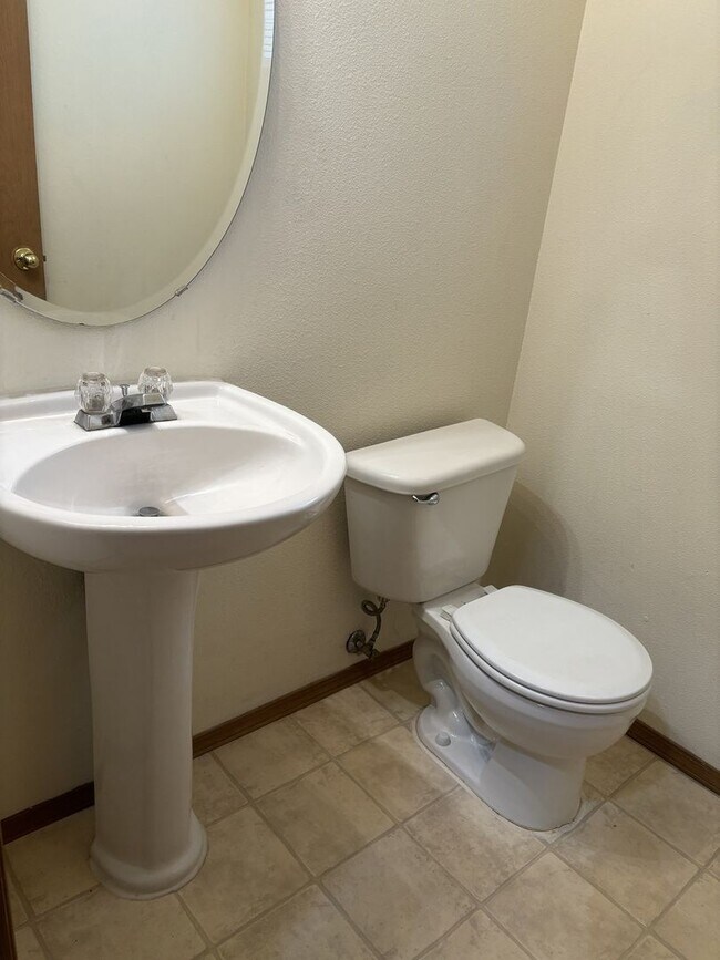 Building Photo - Stunning 3-Bedroom Home in Puyallup's Silver Pointe For Rent!