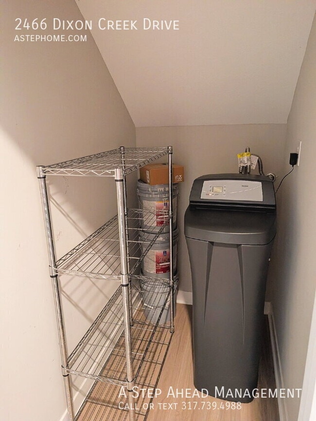 Building Photo - 2466 Dixon Crk Dr