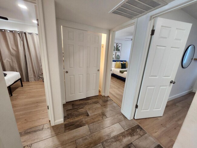 Building Photo - 7225 E Villa Way