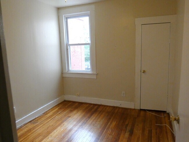 Building Photo - 2654 Lehman St