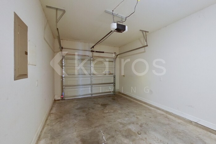 Building Photo - 106 Regis Way