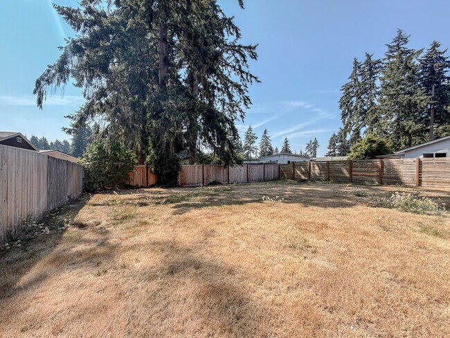 Building Photo - 12322 114th Ave E