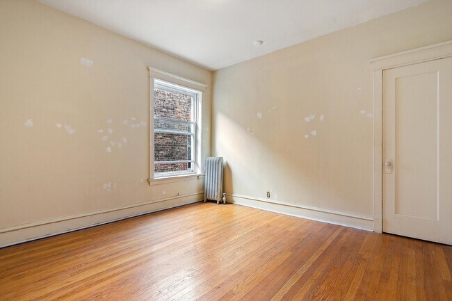 Building Photo - 5126 S Greenwood Ave