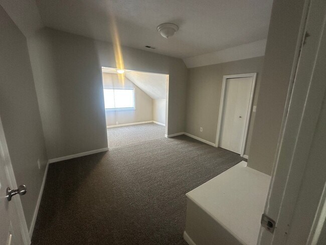 Building Photo - Spacious 4-Bedroom Home Near Northtown Mall