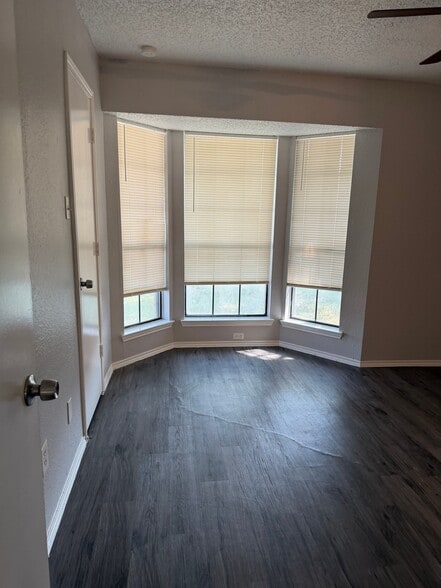 Building Photo - 310 Gregory Ln