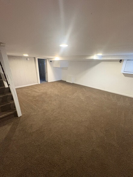 Building Photo - 3715 Oakmont Ave