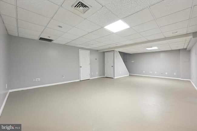 Building Photo - 306 Manor Ln