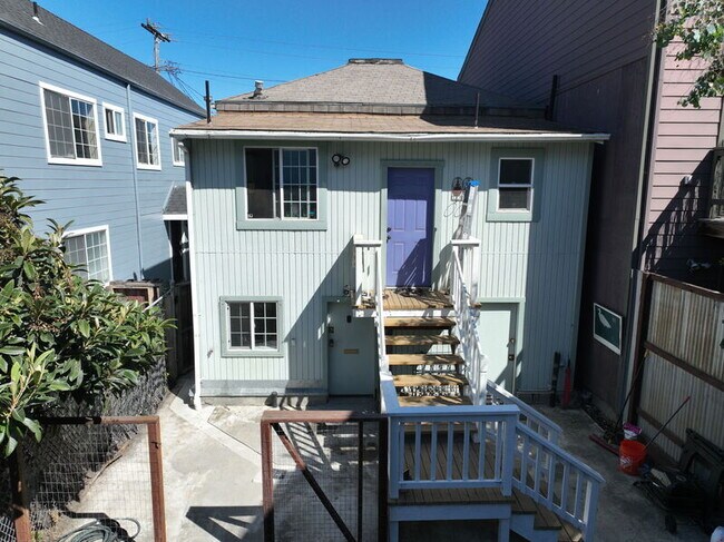 Building Photo - 3421 Haven St