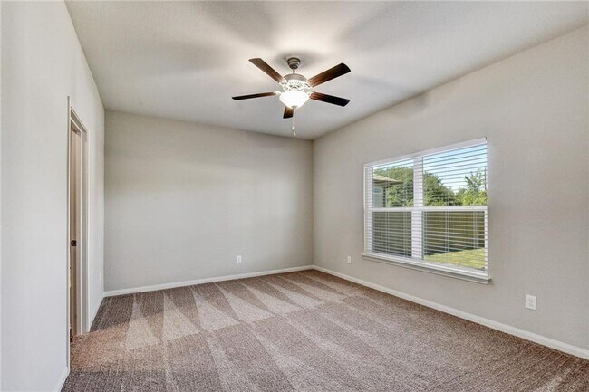 Building Photo - 313 Mount Vernon Way
