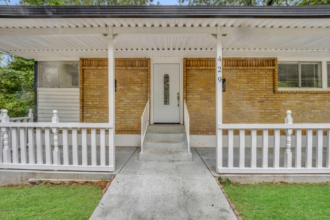 Building Photo - 429 James Dr