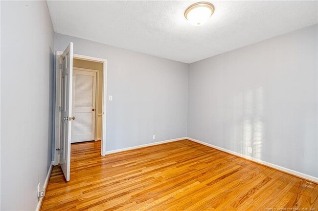 Building Photo - 2818 Millbrook Rd